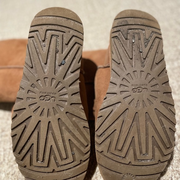 Ugg Classic Tall Tan Boot - Picture 7 of 7